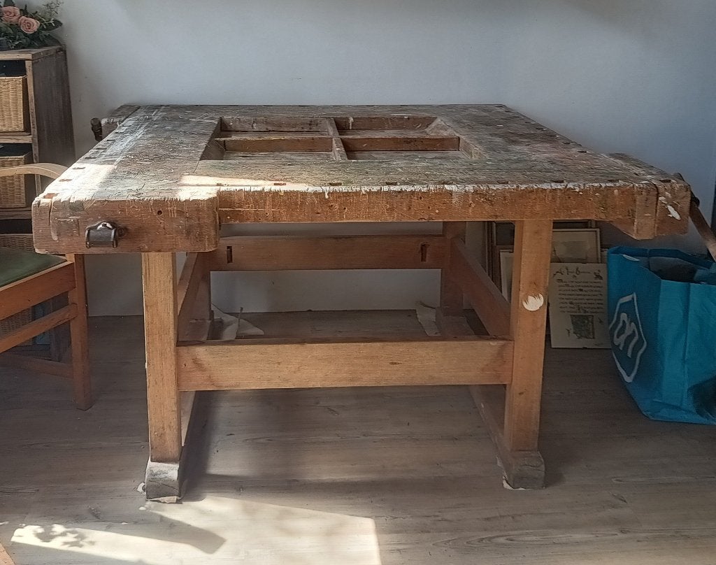Oude robuuste werkbank, Ophalen, Gebruikt, Vierkant, Vier personen