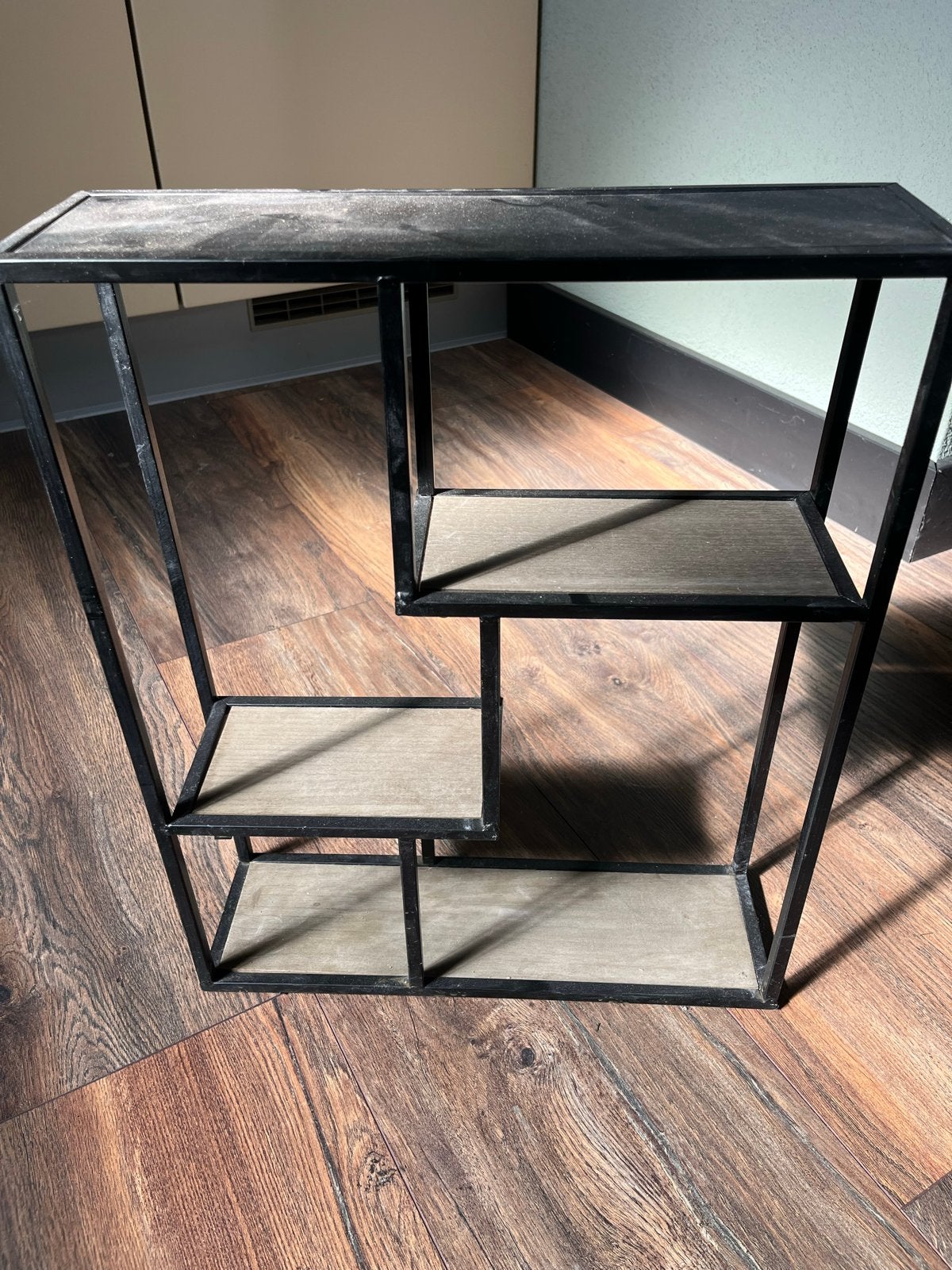 Metalen wanddecoratie Plato met houten plankjes, Ophalen, Metaal, Gebruikt, Zwart