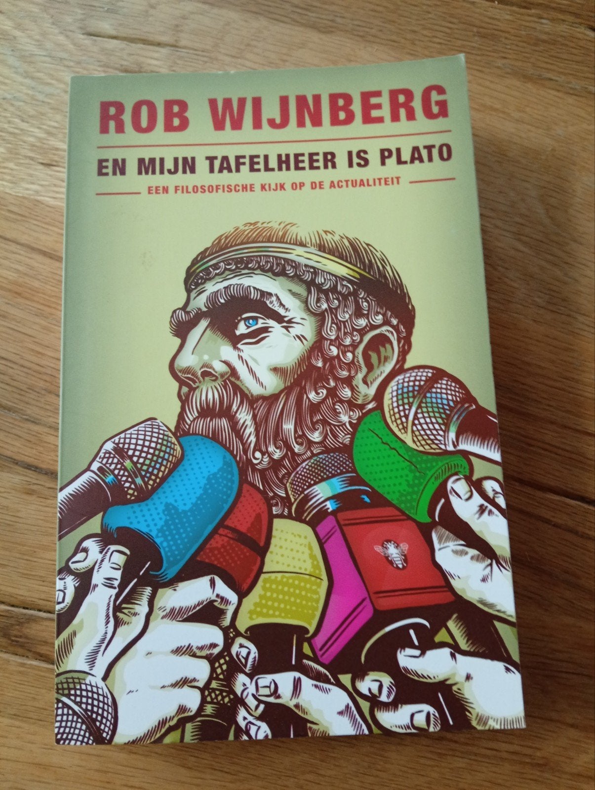 Rob Wijnberg - En mijn tafelheer is Plato, Ophalen of Verzenden, Zo goed als nieuw, Wijsbegeerte of Ethiek, Rob Wijnberg