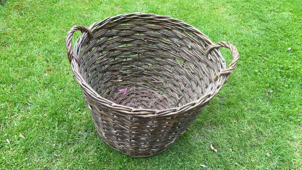 Mand, Huis en Inrichting, Woonaccessoires | Schalen en Manden, Ophalen, Gebruikt, Rond, Riet