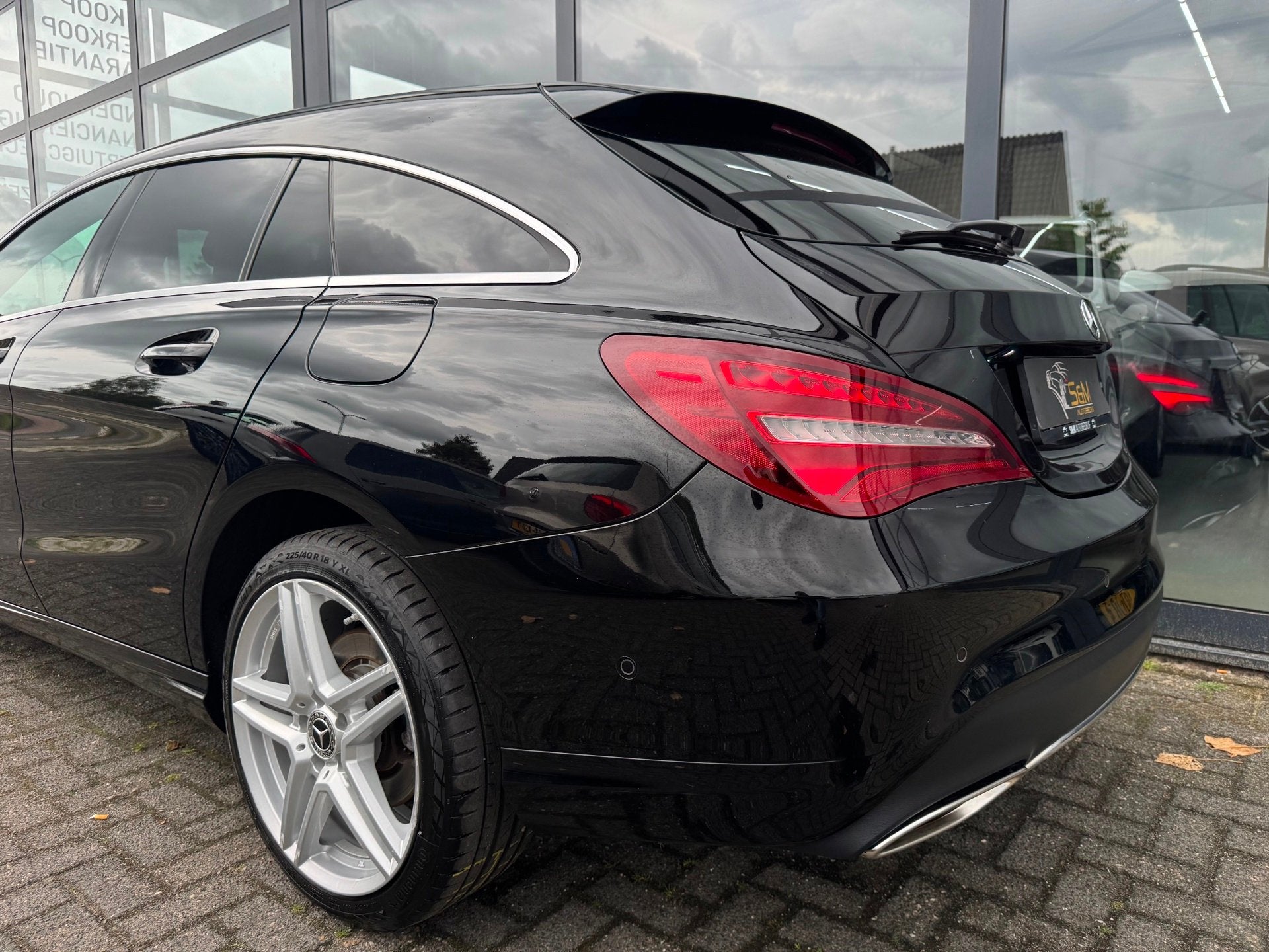 Mercedes-Benz CLA-klasse Shooting Brake 200 Business urban, Gebruikt, Zwart, Leder en Stof, Zwart