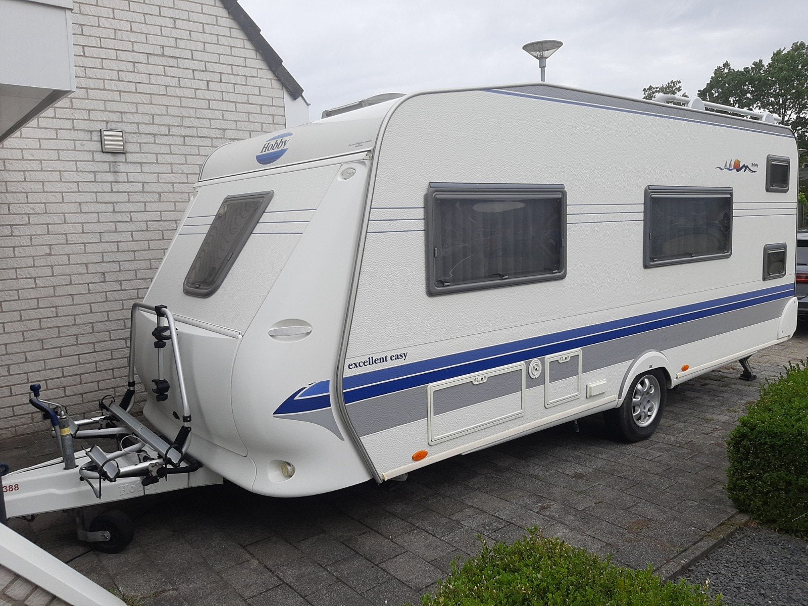 Hobby 500 KMFe (stapelbed) uit 2006, Caravans en Kamperen, Hobby, Luifel, Treinzit, Particulier
