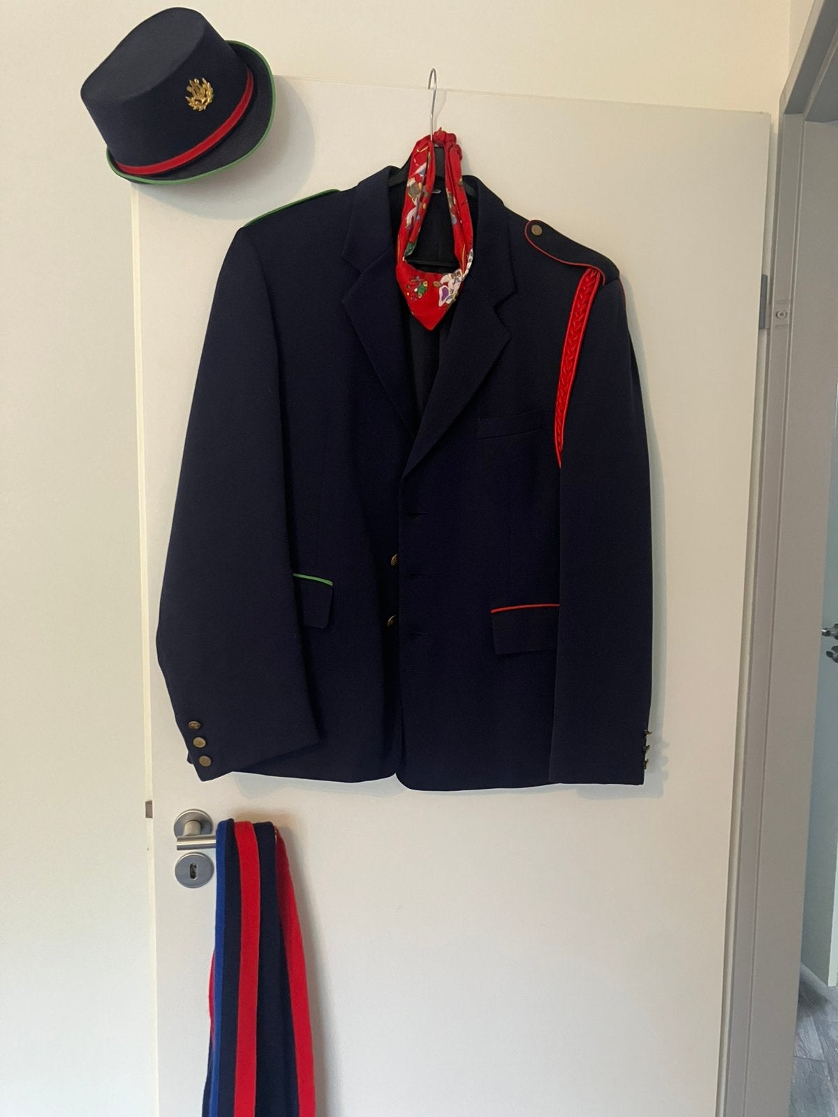 Muziek harmonie outfit met das en hoed, Ophalen, Gedragen, Maat 52/54 (L), Blauw