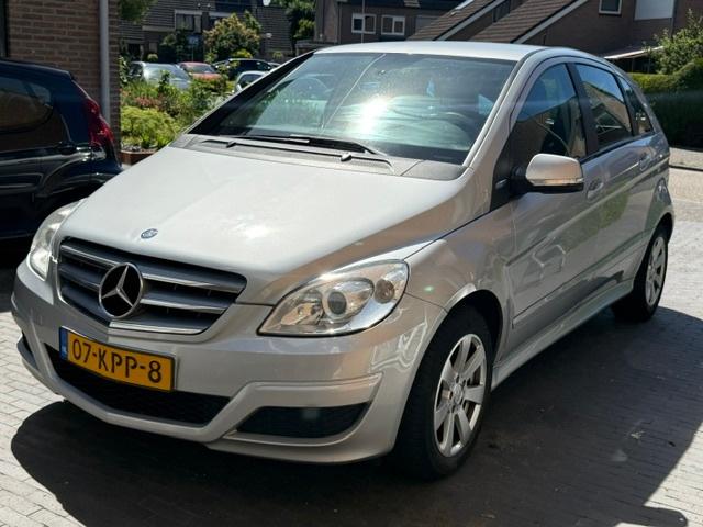 Mercedes B-Klasse 1.7 B180 (W245) 5DRS Blue-efficiency 2010, Auto's, Mercedes-Benz, Voorwielaandrijving, Stof, Zwart, 4 cilinders