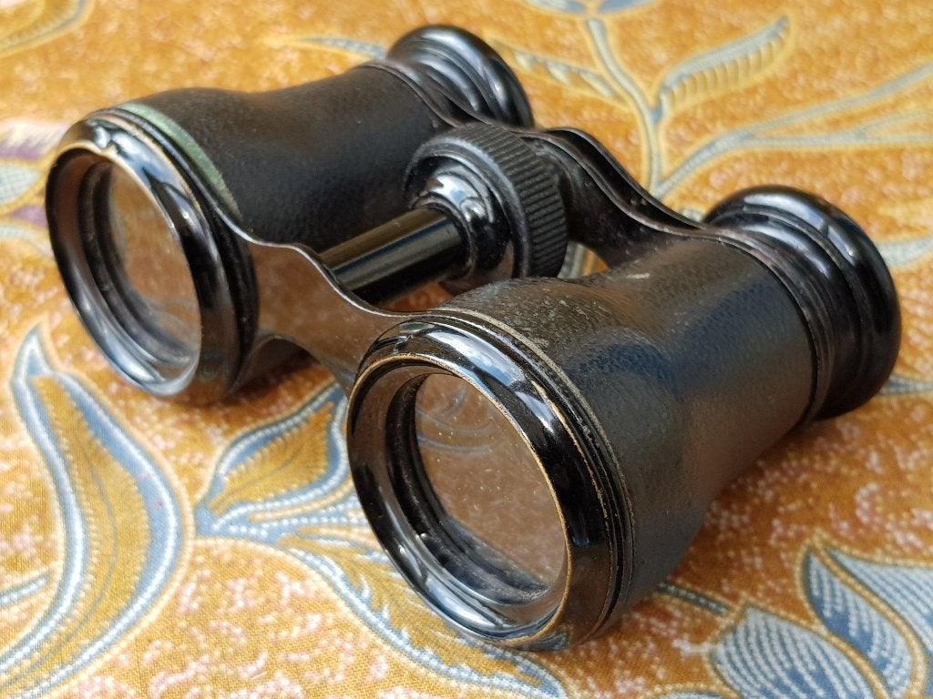 Mooie antieke Grand Lumiere Paris verrekijker uit Frankrijk.