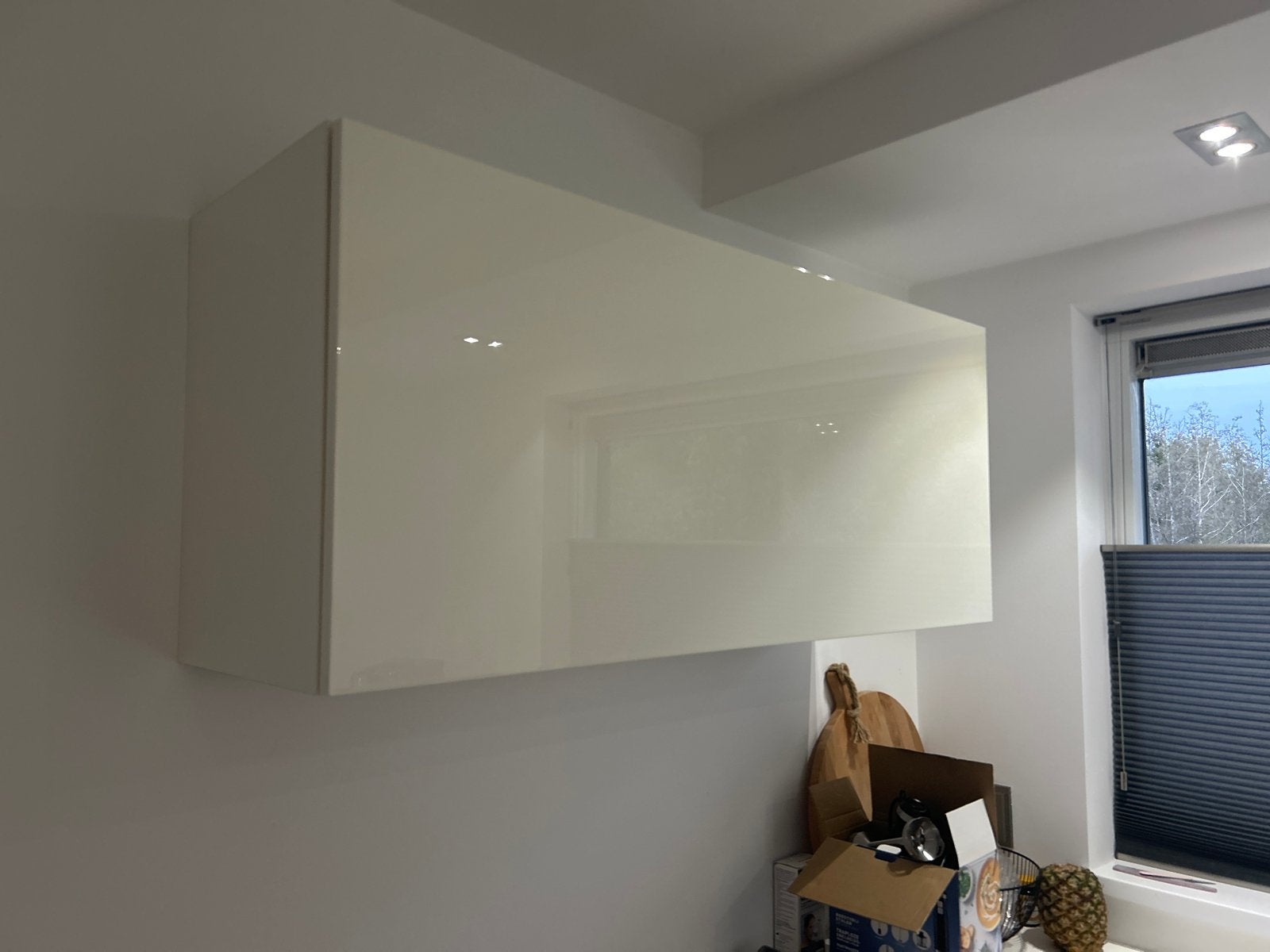 Hangende Keukenkast Hoogglans Wit met Glazen Plank, Ophalen, 100 tot 150 cm, Wit, Zo goed als nieuw