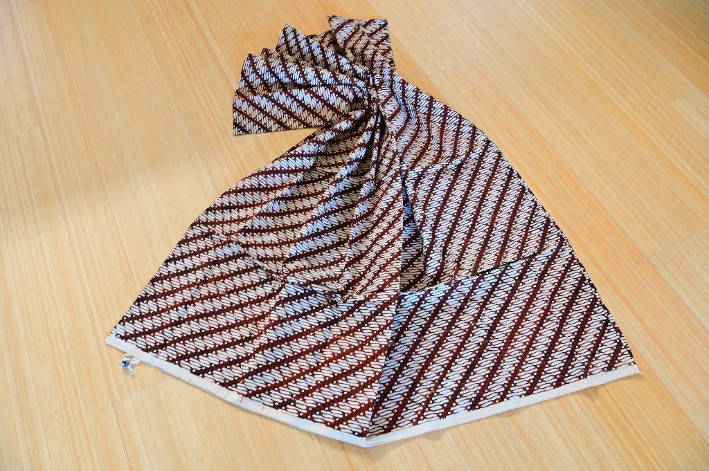 Batik – Parang Rusak – Yogyakarta Indonesie Indie, Hobby en Vrije tijd, Stoffen en Lappen, Bruin, Ophalen of Verzenden, 30 tot 120 cm