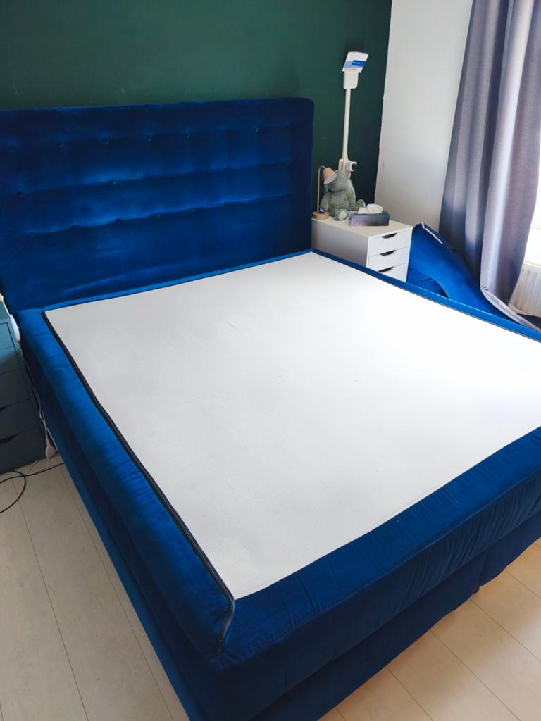 IKEA Boxspringbed 180x200 cm met hoofdbord, 55 cm hoog, Ophalen, Blauw, Tweepersoons, Zo goed als nieuw