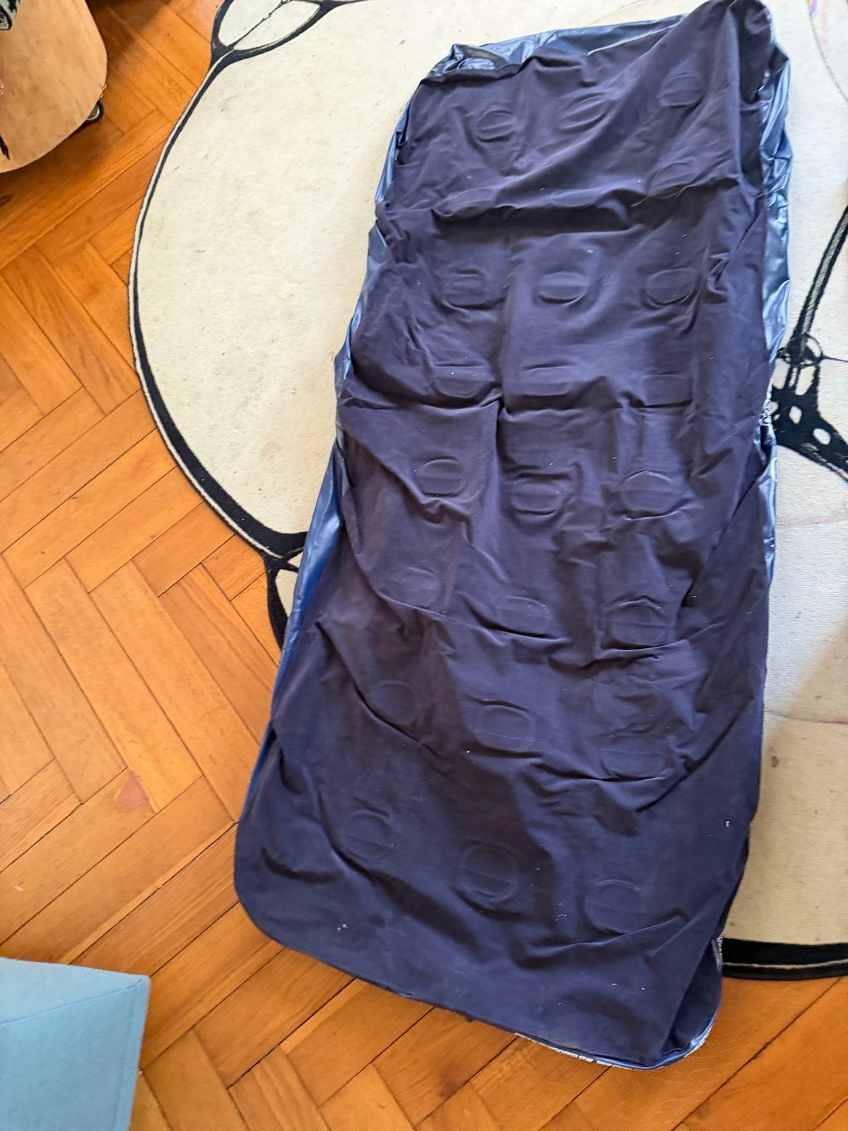 Opblaasbaar matras - Donkerblauw luchtbed, Ophalen of Verzenden, Zo goed als nieuw, 1-persoons