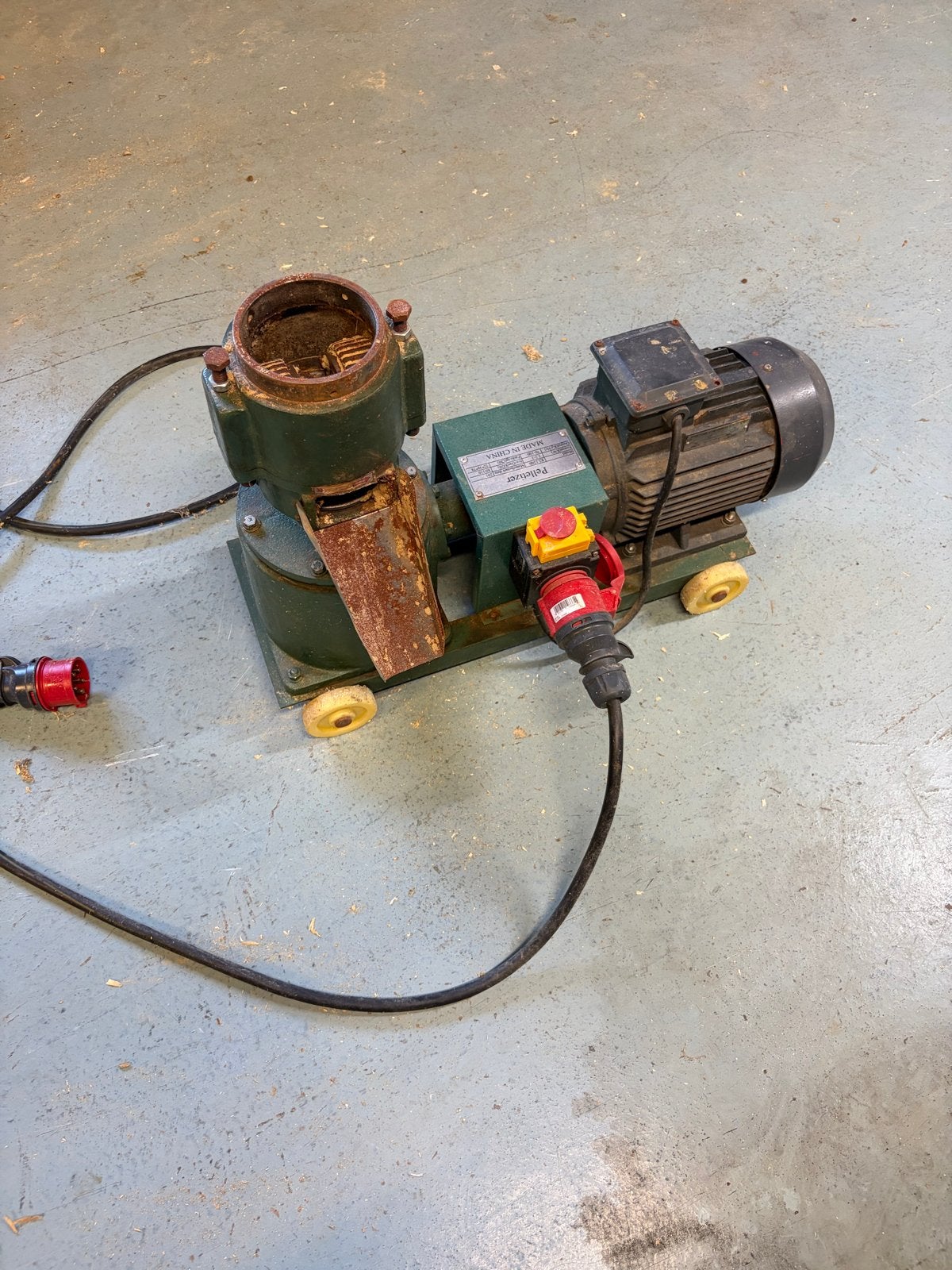 Pelletizer KL120B - Pelletmachine voor diverse materialen, Ophalen, Zo goed als nieuw, Elektrisch