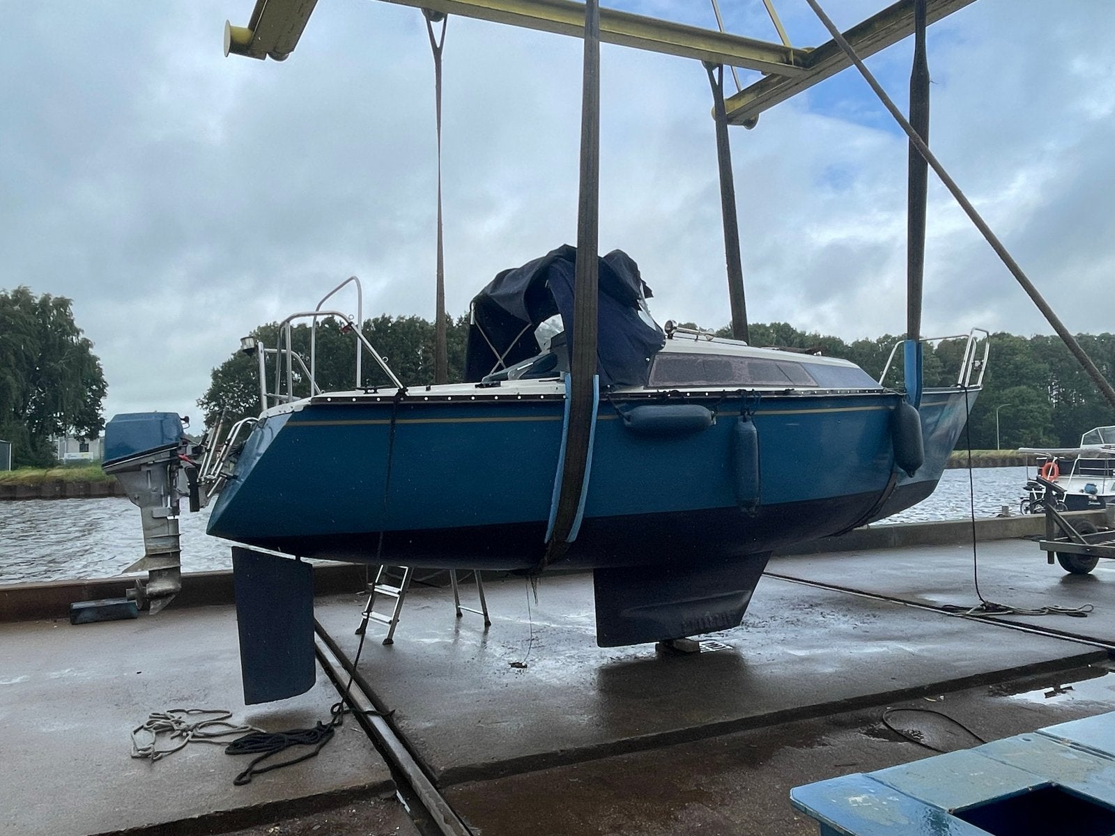 Opknapper Motorboot - Voormalige Zeilboot met Goede Motor, Ophalen, Gebruikt