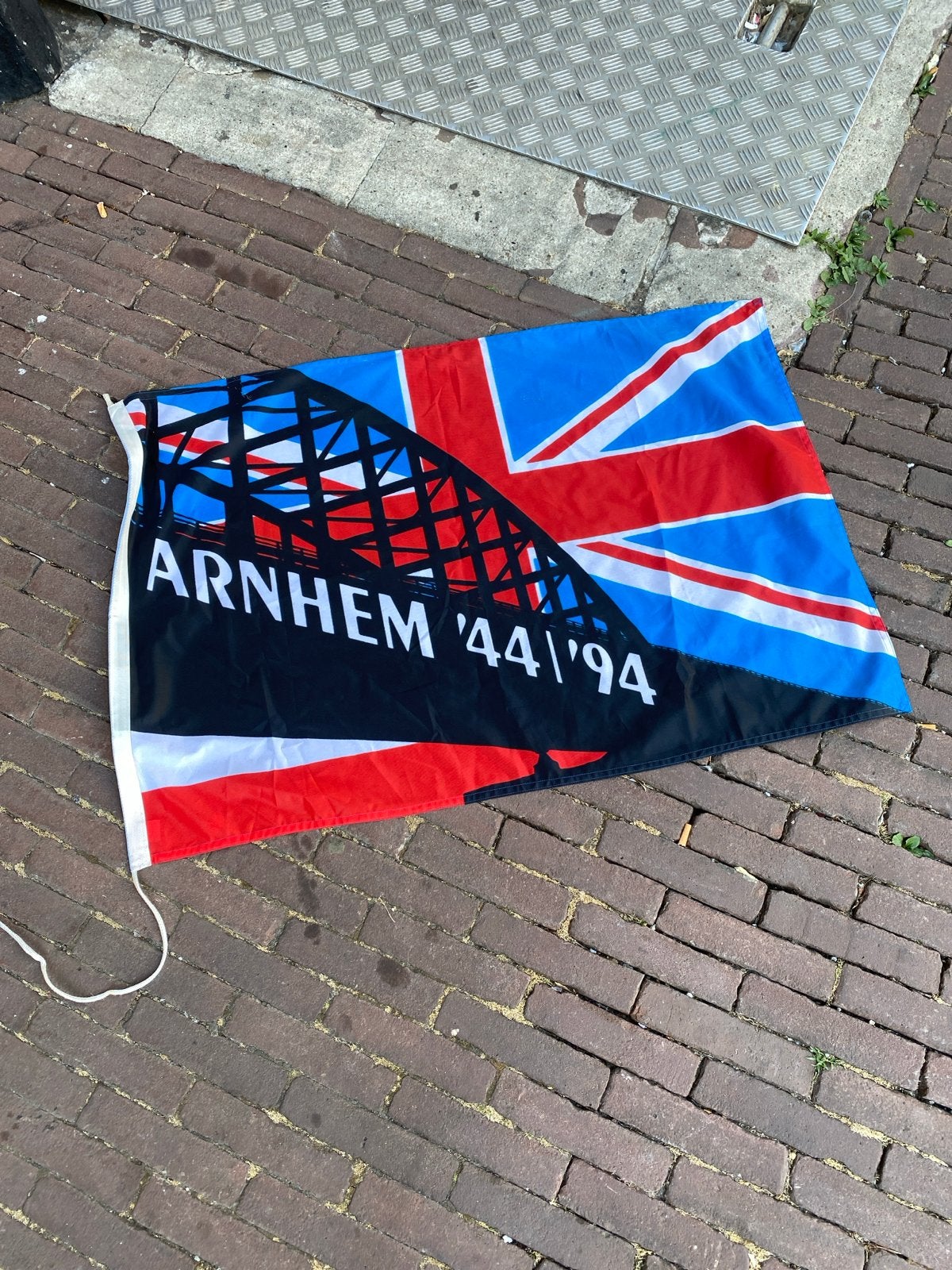 Arnhem 1994 airborne herinnerings vlag.’44/‘94, G, G, G, Ophalen of Verzenden