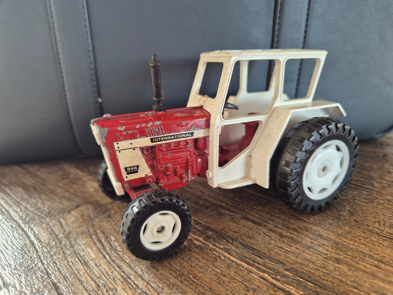 Vintage International 946 Tractor Speelgoedmodel, Ophalen of Verzenden, Gebruikt