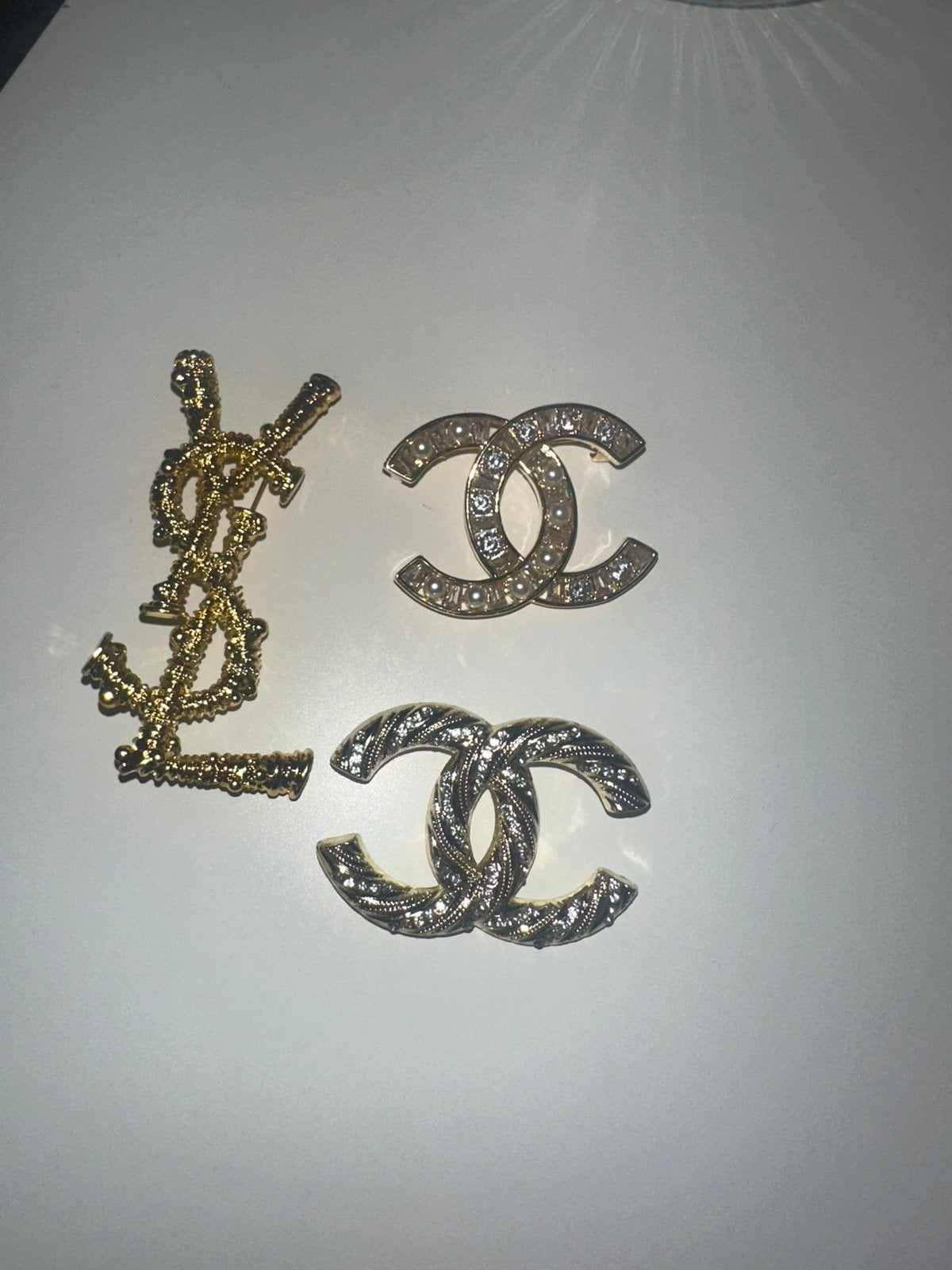 Broche, Sieraden, Tassen en Uiterlijk, Broches, Ophalen of Verzenden, Zo goed als nieuw, Overige materialen