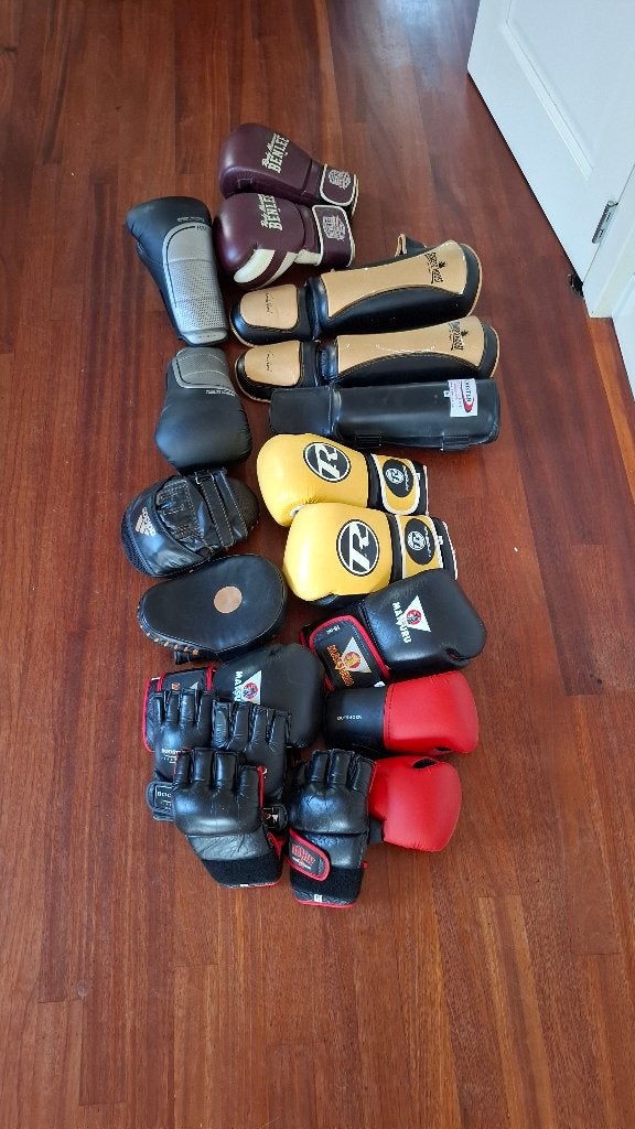 Bokshandschoenen en kickboks scheenbeschermers en pads, Sport en Fitness, Vechtsporten en Zelfverdediging, Ophalen, Overige, Zo goed als nieuw