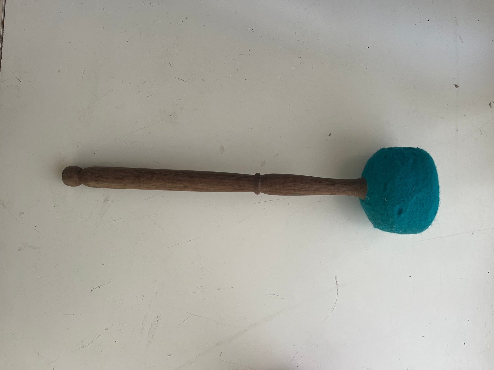 Houten klankschaalklopper met turquoise vilt (33 cm), Muziek en Instrumenten, Ophalen of Verzenden, Gebruikt, Overige soorten