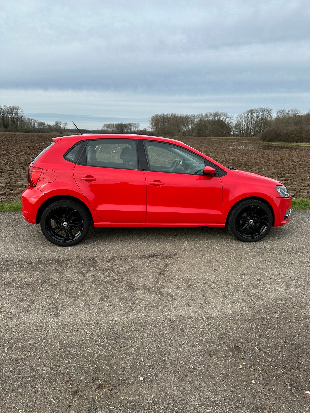 Volkswagen Polo 2016 – 157.000 km – Nieuwe APK & Onderhoud, Auto's, Volkswagen, Stof, 40 €/maand, Zwart, 4 cilinders