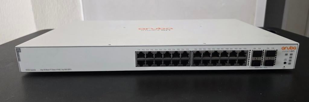 Aruba Instant On 1930 24G Class4 PoE 4SFP+ 195watt, Ophalen of Verzenden, Zo goed als nieuw