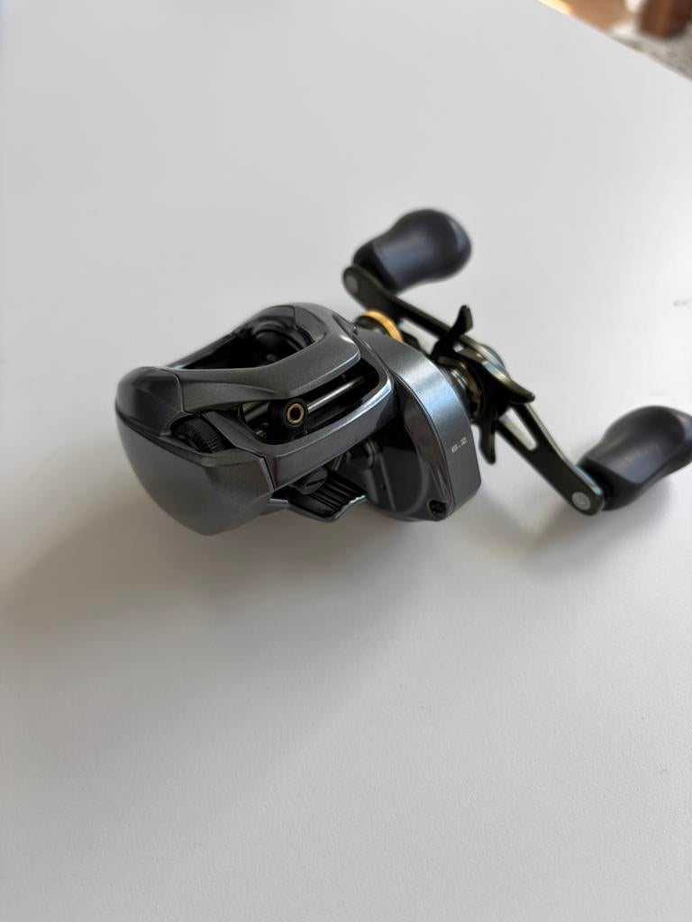Shimano Curado DC 151 Baitcaster, Ophalen of Verzenden, Zo goed als nieuw, Molen
