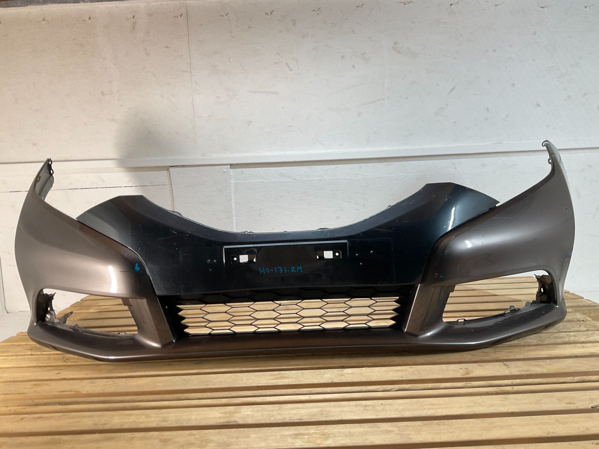 Bumper Honda Civic IX 71101-TV0-ZZ00 Voorbumper HO-171-RM, Gebruikt, Info@honda.co.jp, Ophalen of Verzenden, Minami-Aoyama 2-chome 1-1
107-8556  Tokyo