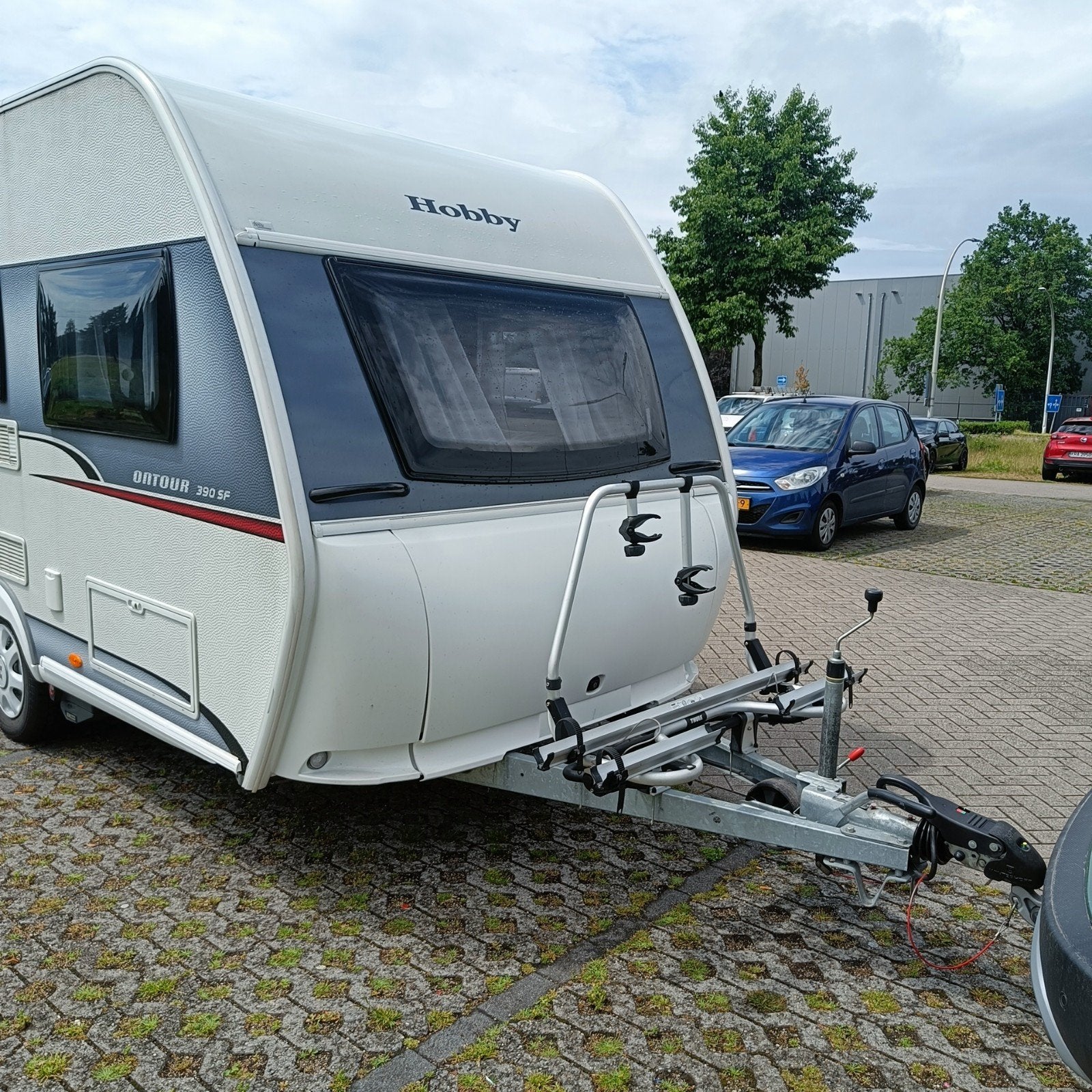 Hobby 390 SF +MOVER+VOORTENT+FIETSENDRAGER ETC IZGST, Hobby, Dwarsbed, Bedrijf, Treinzit