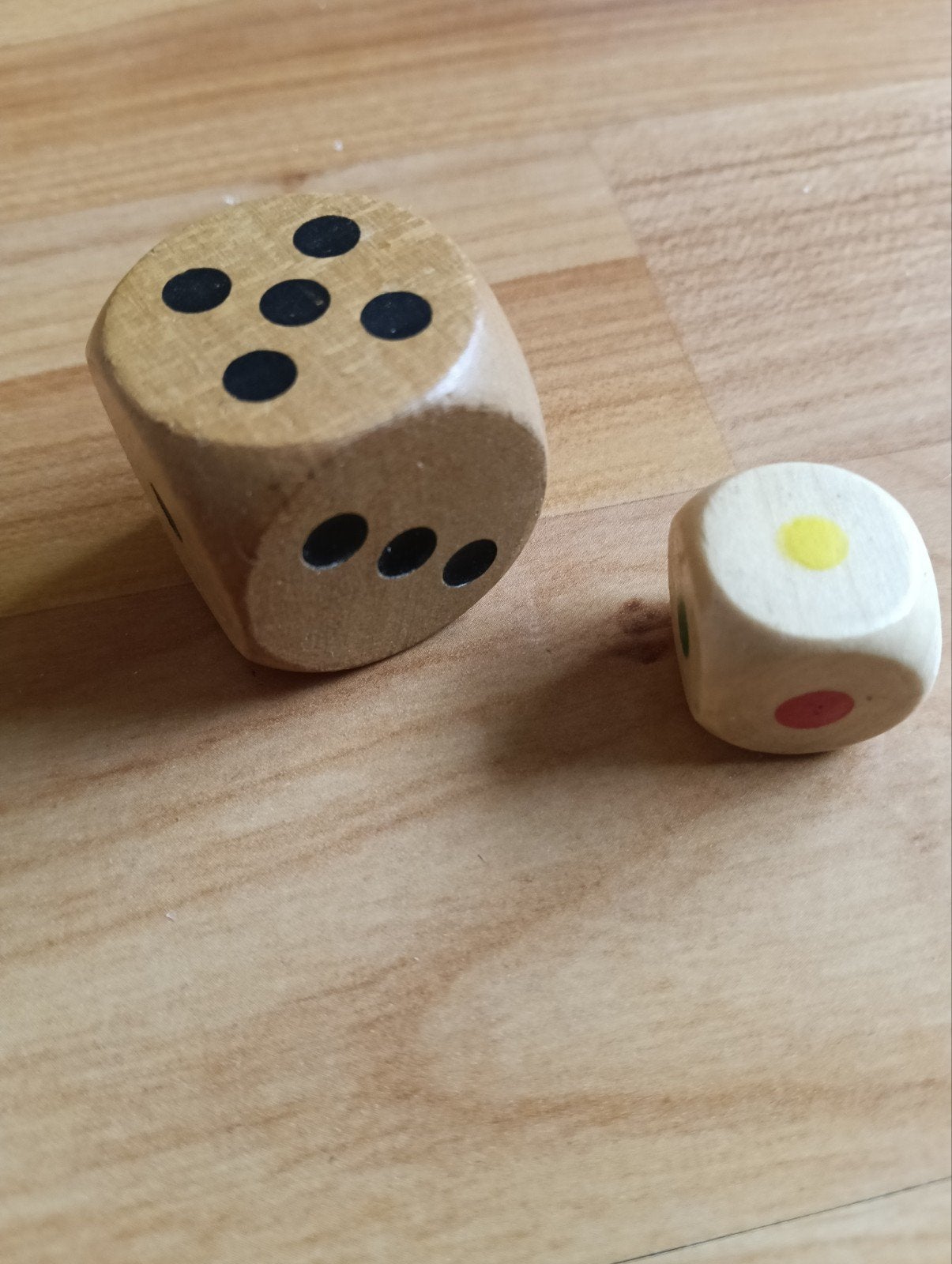 Houten dobbelsteentjes - Set van 2, Gebruikt, Meerkleurig, Knutselmateriaal, Hout