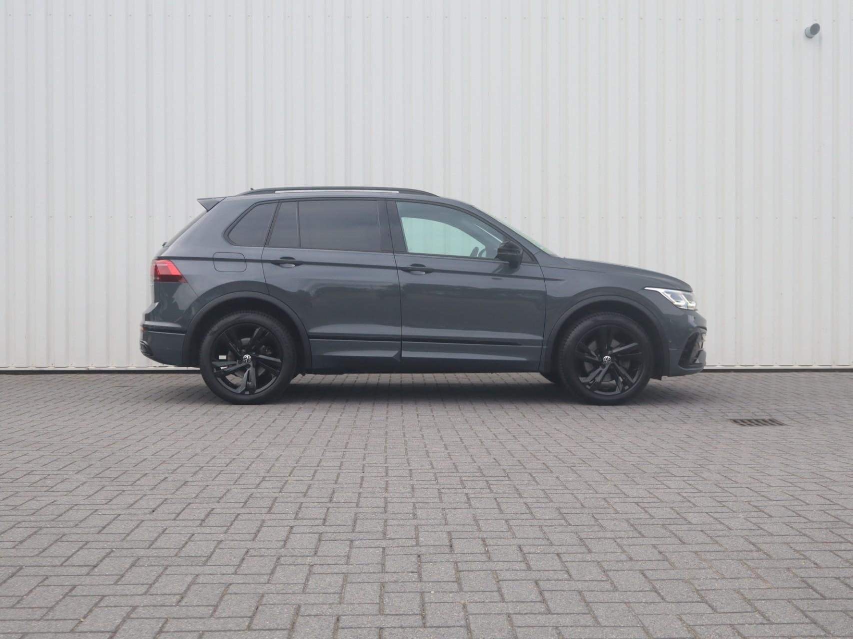 Volkswagen Tiguan 1.4 TSI eHybrid 245pk DSG R-Line Business+, Stof, Euro 6, 4 cilinders, Grijs