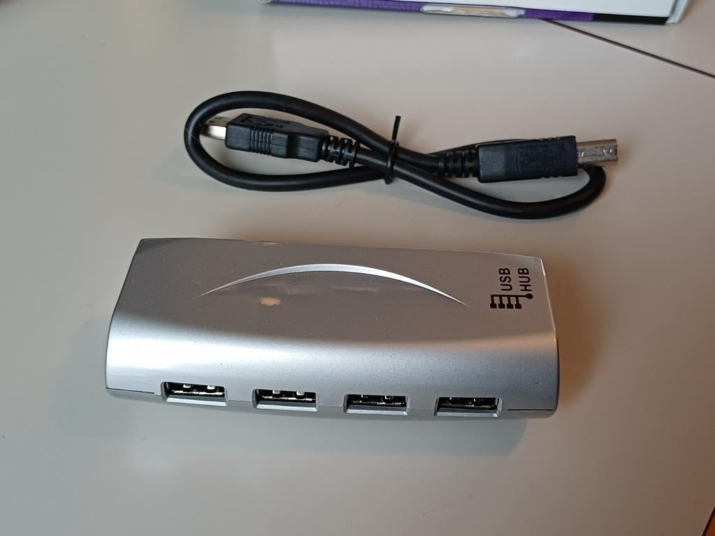 4-poorts USB Hub - Nieuw in doos, handleiding & CD-ROM, Telecommunicatie, Pda's, Ophalen of Verzenden, Nieuw, Overige systemen