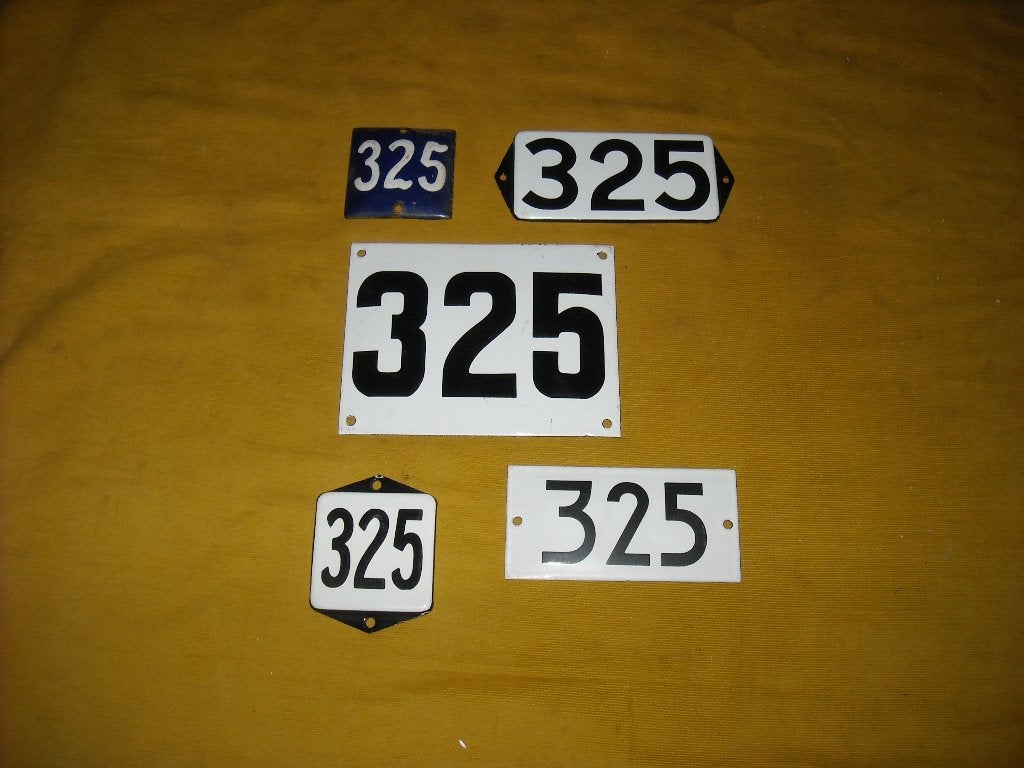 oud emaille huisnummer 325 ook 326 327 328 329 330 331 332 3, Ophalen of Verzenden