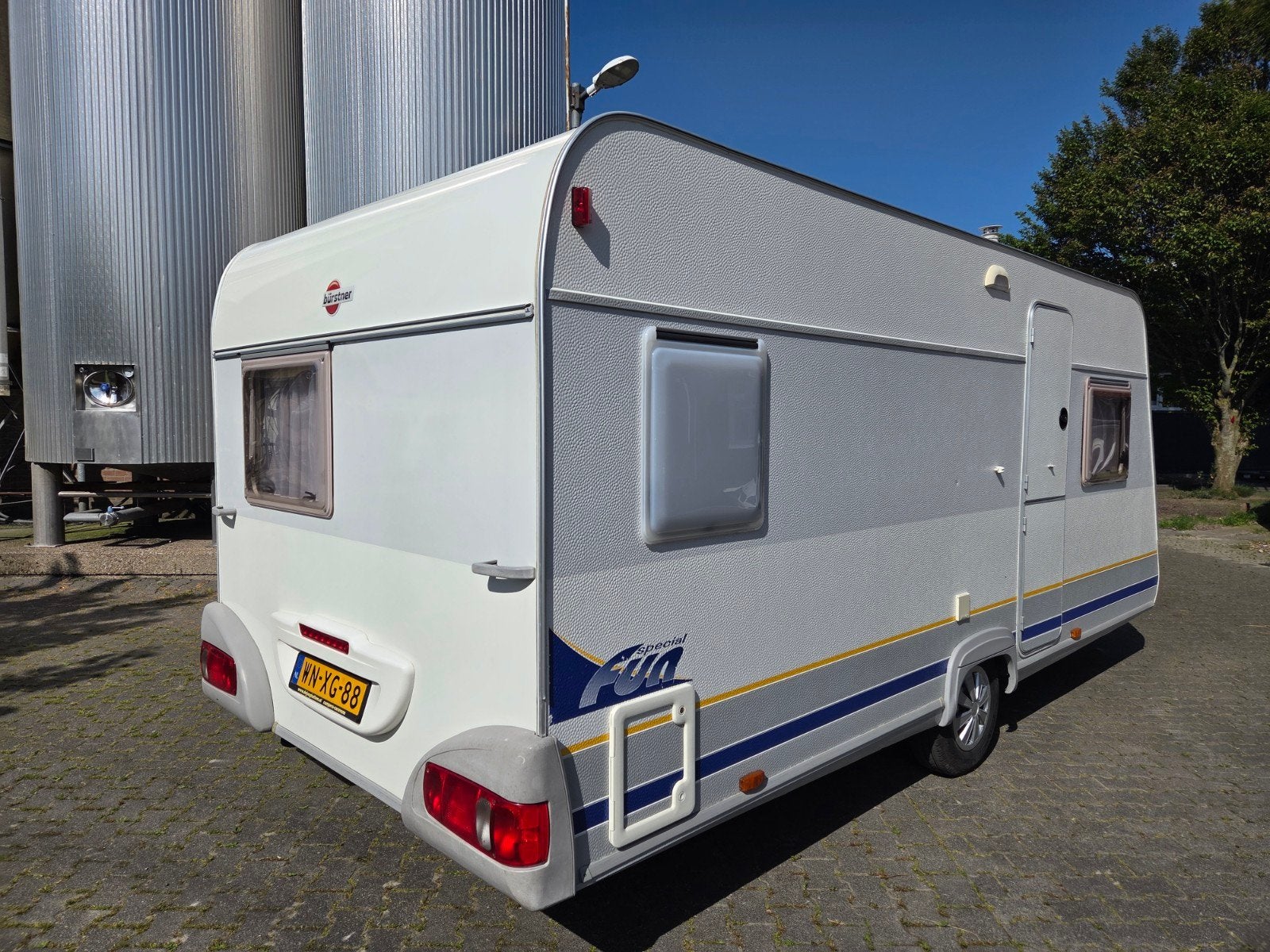 supernette Burstner 455 TS,bj 2004 ,voortent ,luifel.uitbouw, Caravans en Kamperen, Caravans, Omvormbare zithoek, Rondzit, Particulier