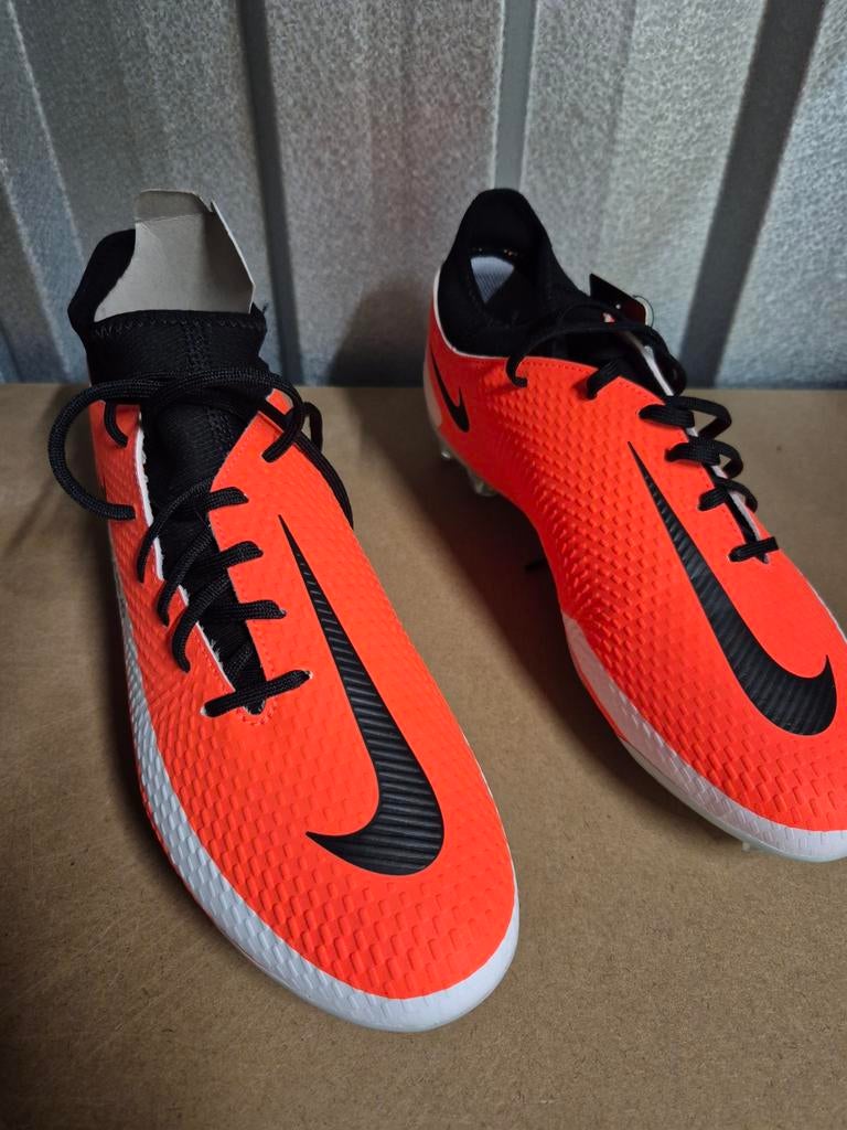Nieuwe Nike Voetbalschoenen maat 43, Sport en Fitness, Ophalen of Verzenden, Nieuw, Schoenen
