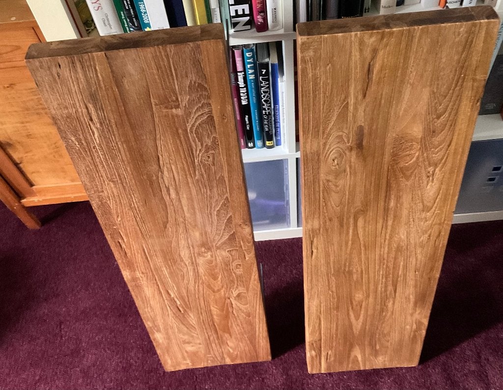 2 massief teak houten planken plank met zwarte ijzeren steun, Ophalen, Zo goed als nieuw