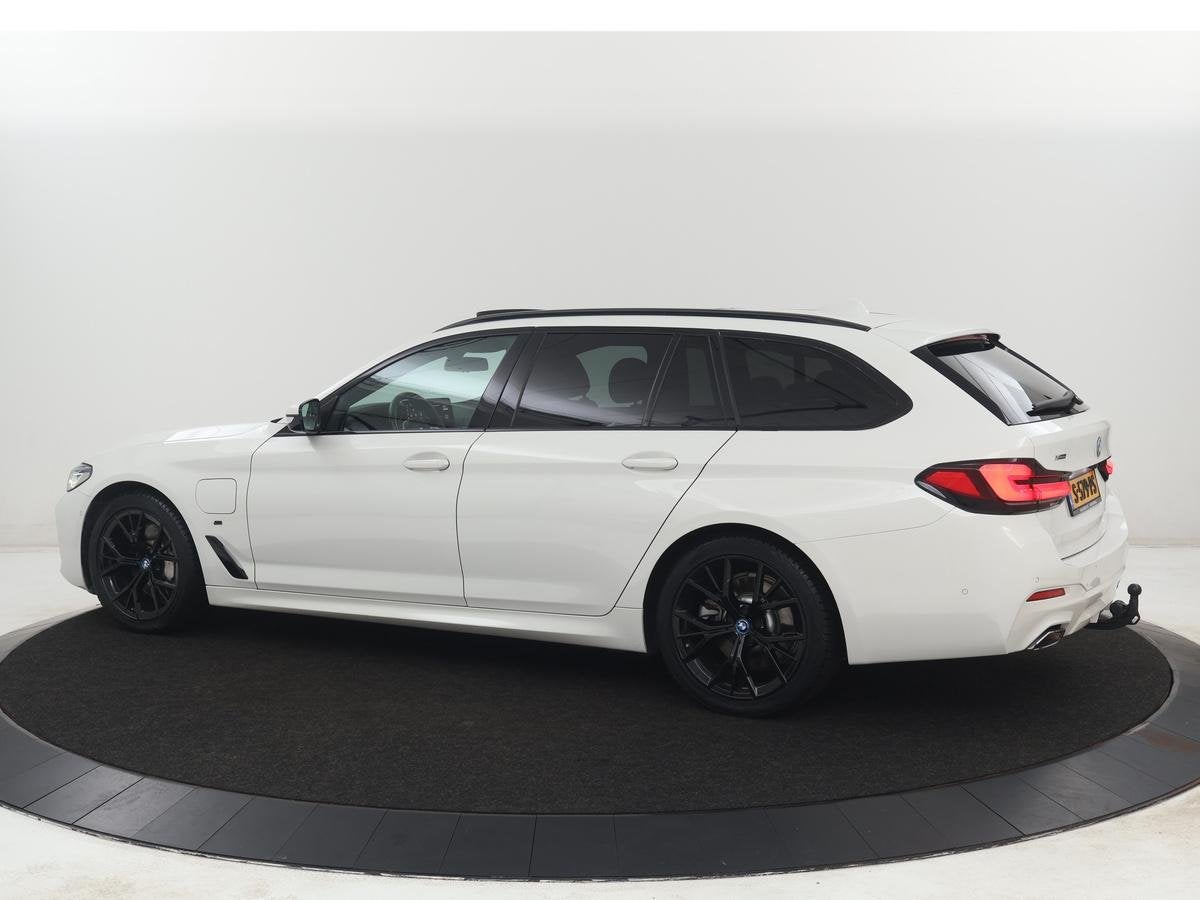 BMW 5-serie Touring 530e xDrive M Sport | SOH 89,9% | Panora, Auto's, 1998 cc, 1935 kg, Gebruikt, Euro 6
