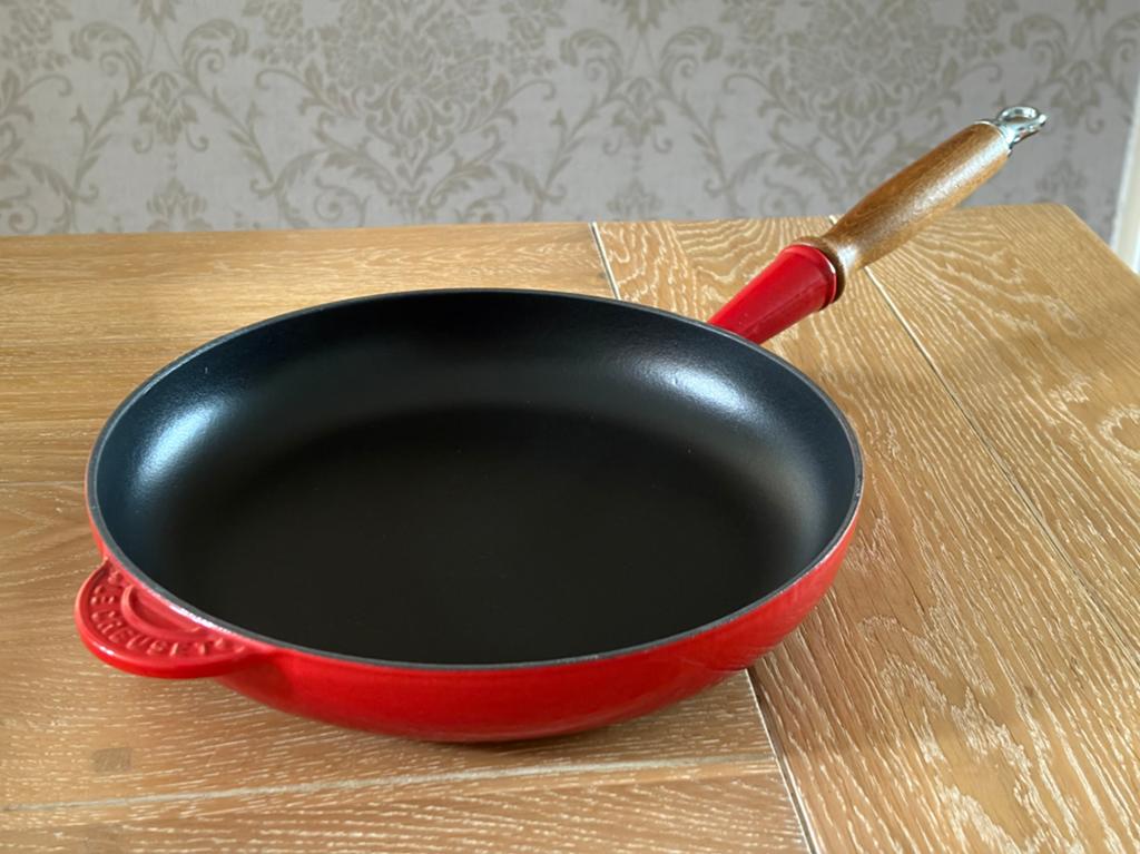 Le   Creuset koekenpan made in france nog nieuw !!, Ophalen, Nieuw, Gietijzer, Koekenpan of Braadpan