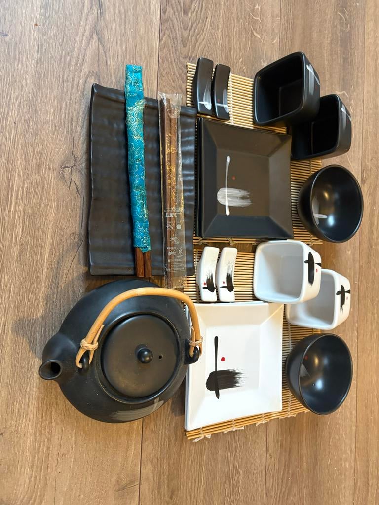 Sushi set voor twee personen - Compleet servies, Ophalen, Keramiek, Zo goed als nieuw, Overige stijlen