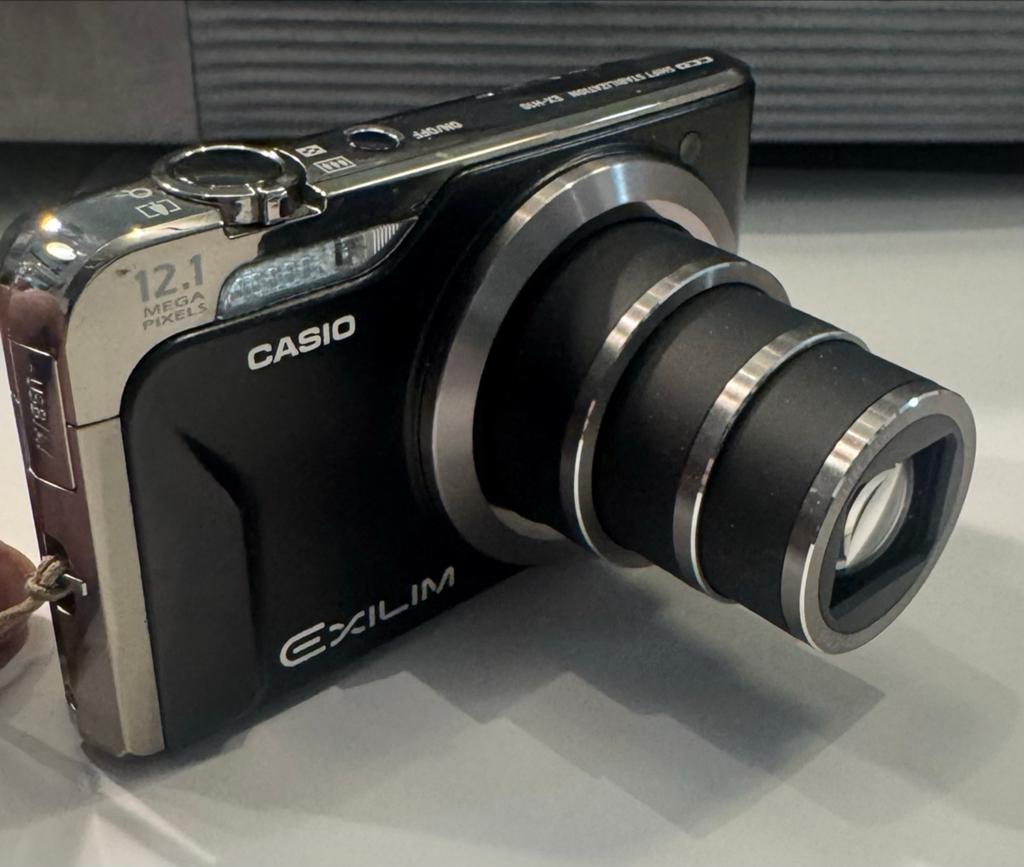 Casio Exilim EX-H10 Compact Camera 12.1 MP 10x Zoom, Gebruikt, ., Compact, Ophalen of Verzenden