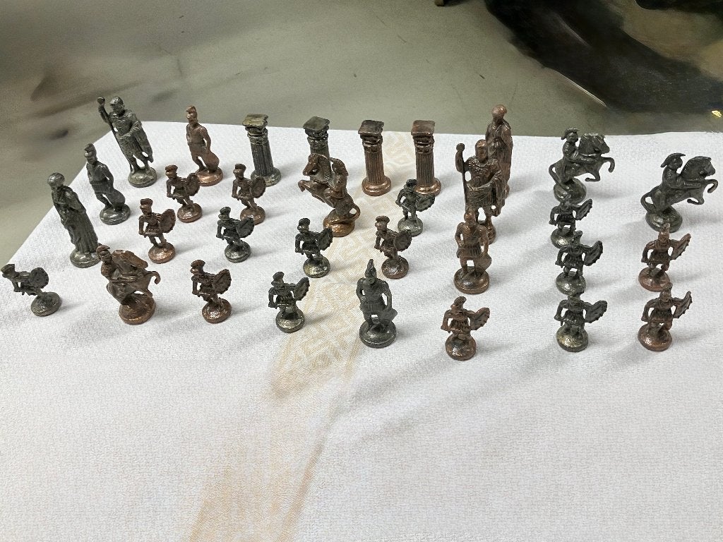 Complete set 32 Grieks-Romeinse metalen schaakstukken, Een of twee spelers, Verzenden, Gebruikt