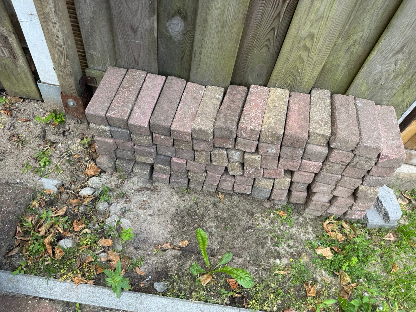 Gratis betonklinkers – zelf afhalen, Tuin en Terras, Tegels en Klinkers, Ophalen, Zo goed als nieuw, Beton, Klinkers