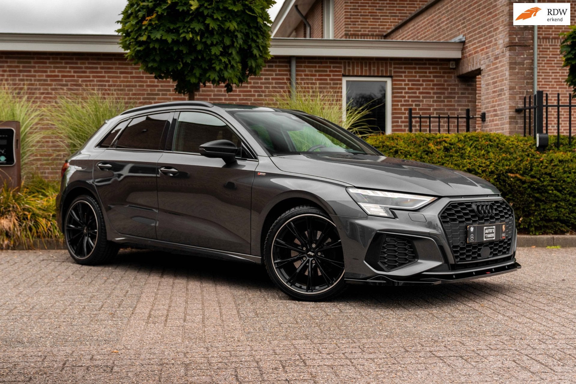 Audi A3 Sportback 40 TFSI e S-Line B&O Leder Black Optic Cam, Auto's, Gebruikt, Zwart, 4 cilinders, 1535 kg