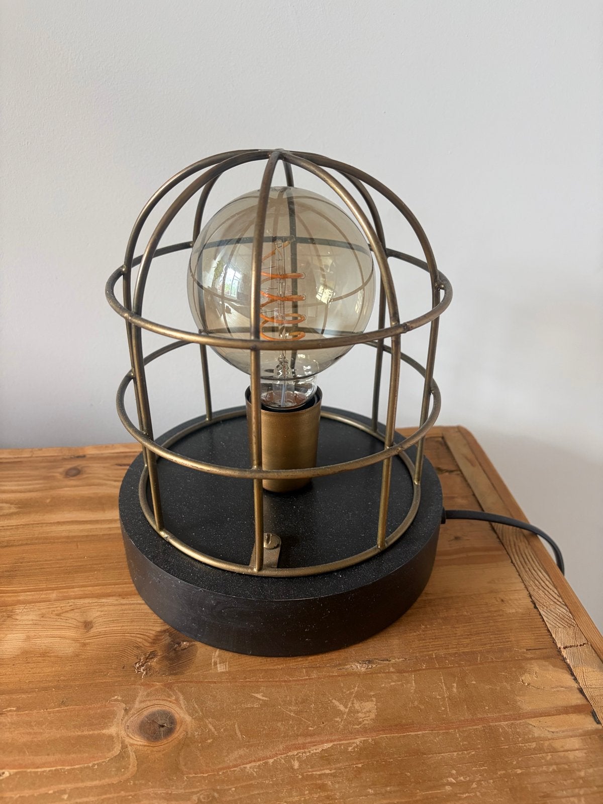 Decoratief en sfeervol tafellampje met kooiconstructie, Ophalen, Zo goed als nieuw, Metaal, Minder dan 50 cm