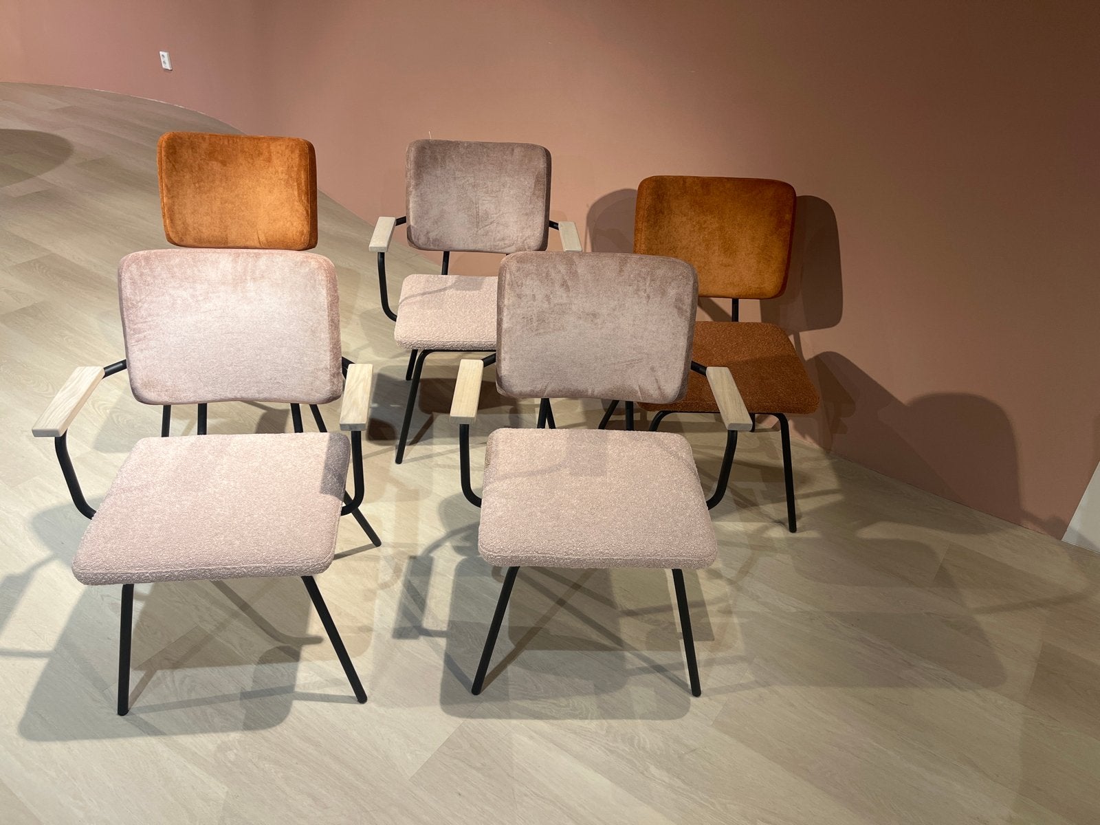 Set van 5 Noga eetkamerstoelen - piet klerkx waalwijk, Huis en Inrichting, Stoelen, Ophalen, Overige kleuren, Zo goed als nieuw