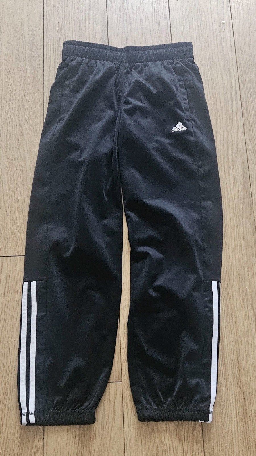 Adidas zwart broek maat 152, Kinderen en Baby's, Kinderkleding | Maat 152, Broek, Adidas, Jongen of Meisje, Ophalen of Verzenden