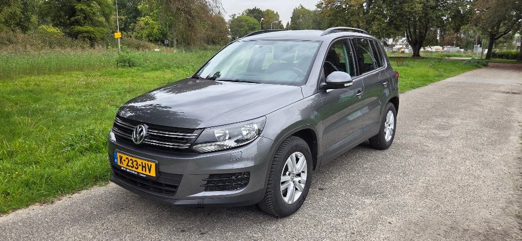 Volkswagen Tiguan 1.4 TSI 90KW BMT 2015 Grijs, Voorwielaandrijving, Dealer onderhouden, 4 cilinders, 122 pk