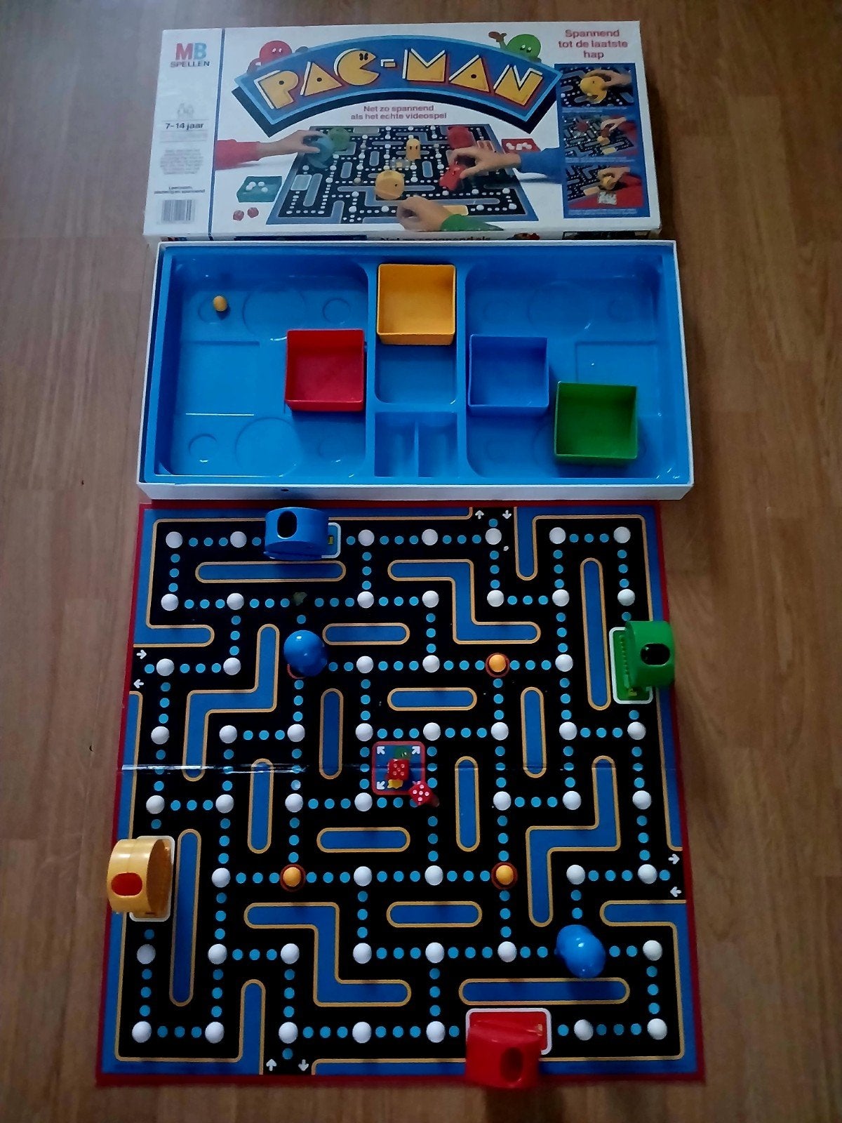 Pac-Man Bordspel van MB Spellen - Klassiek Arcade Plezier, Drie of vier spelers, Ophalen, Gebruikt, MB Spellen