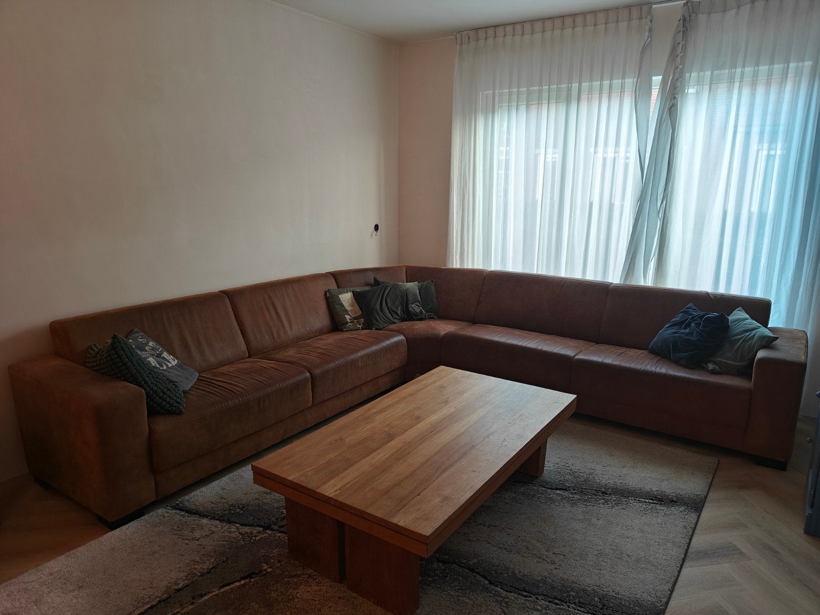Ruime bruine hoekbank, 3m x 3m, Ophalen, Kunststof, Hoekbank, 300 cm of meer
