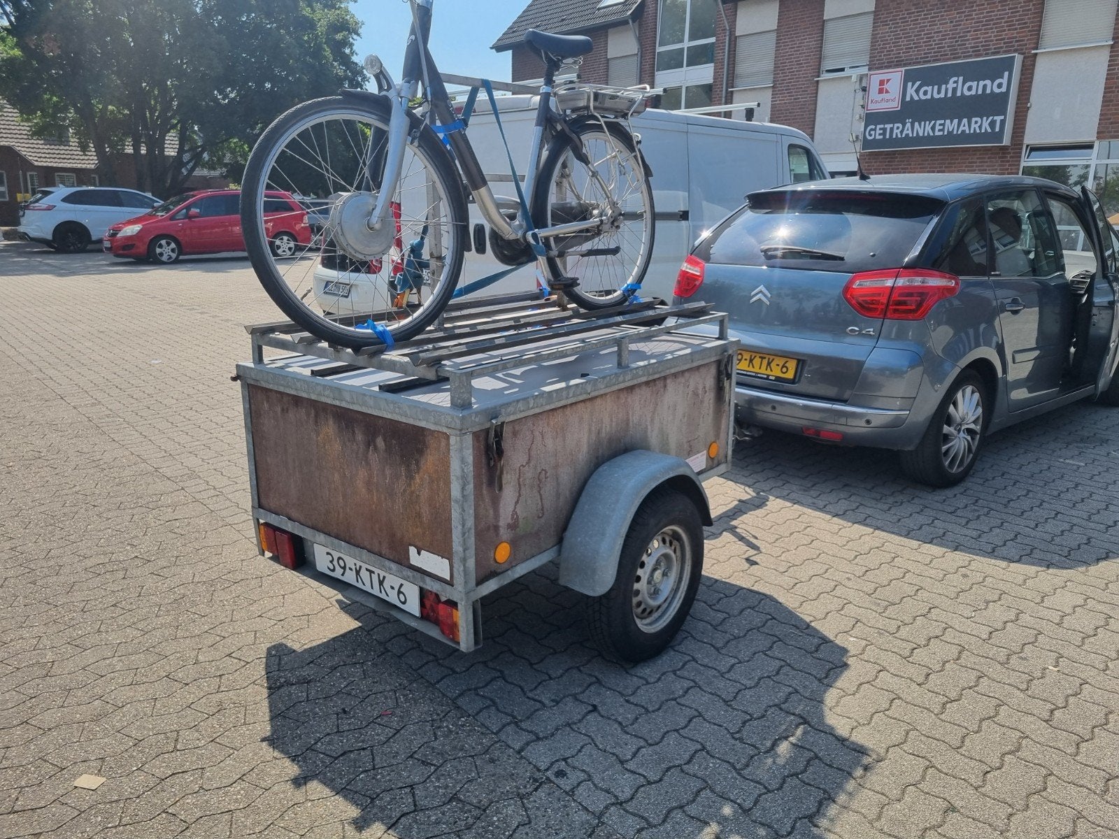 Aanhangwagen met fietsendrager, Auto diversen, Aanhangers en Bagagewagens, Ophalen of Verzenden, Gebruikt