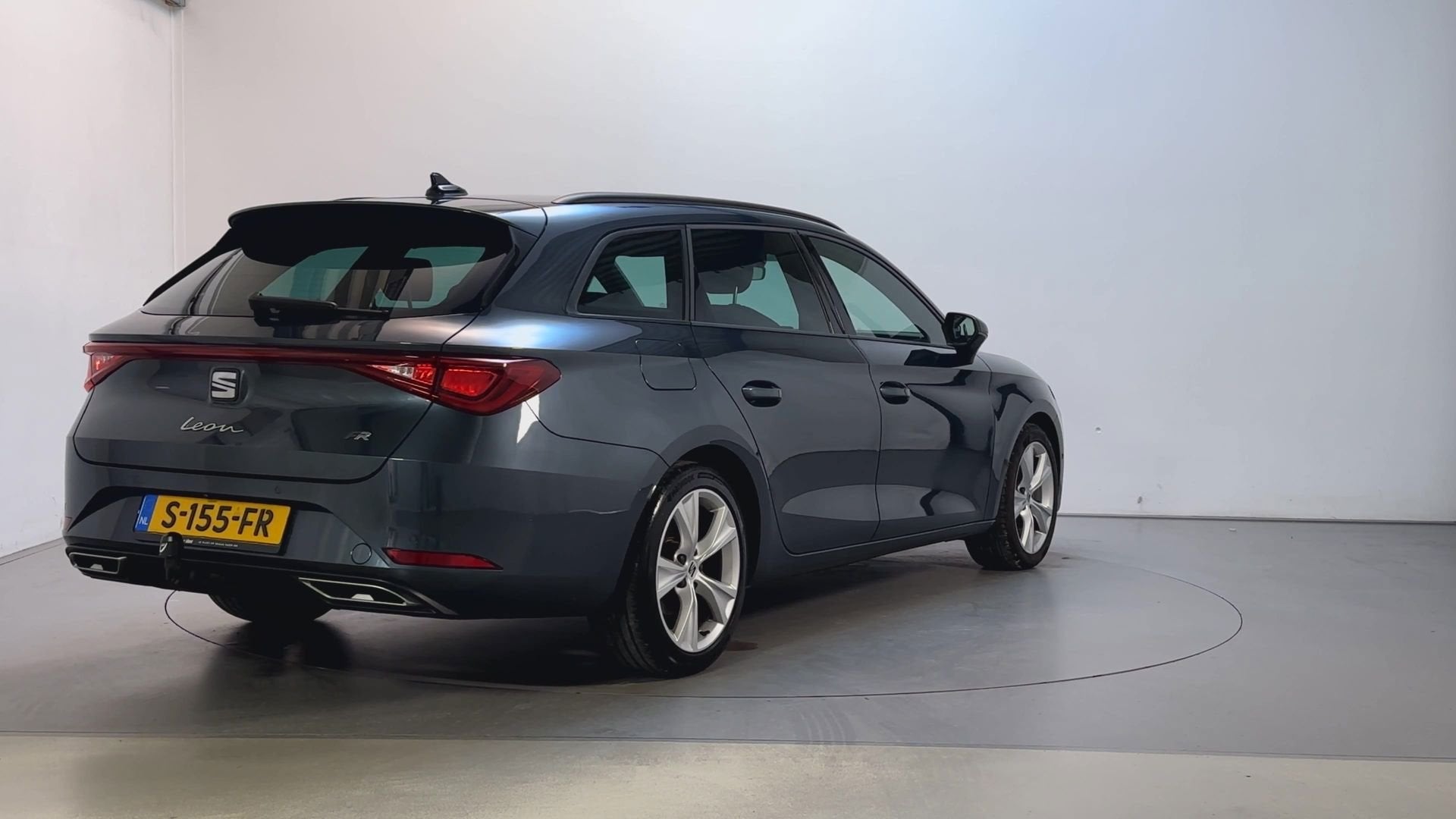 Seat Leon Sportstourer 1.0 TSI FR Business Intense LED Camer, Auto's, Dealer onderhouden, Stof, Gebruikt, Met garantie (alle)