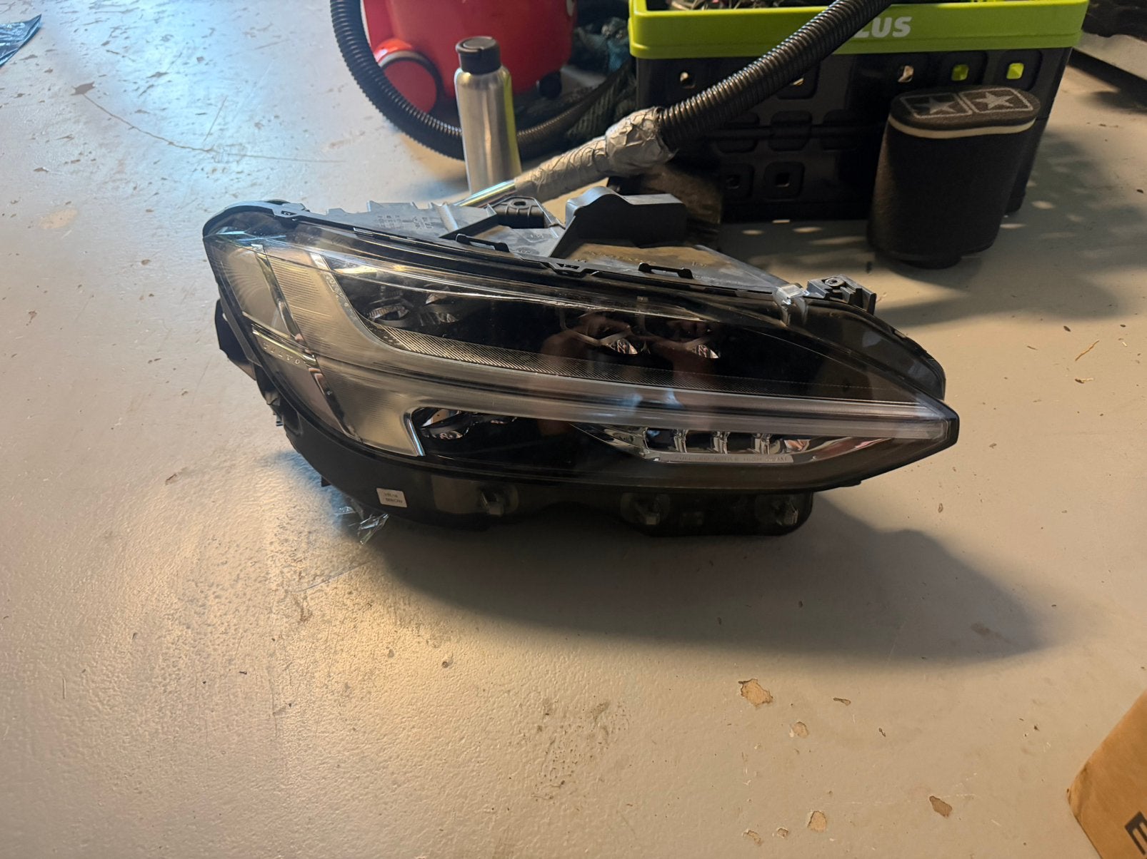 Volvo v90/ xc90 koplamp rechts voor bouwjaar 2017 etc, Ophalen of Verzenden, Volvo