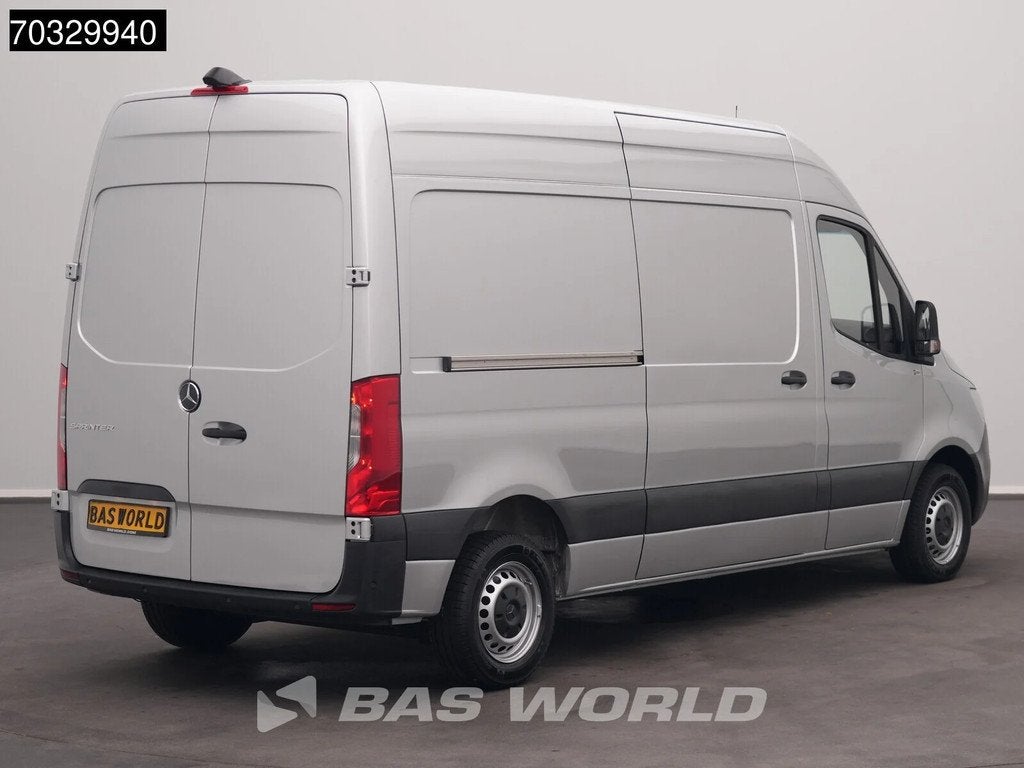 Mercedes Sprinter 215 CDI Automaat 150pk L2H2 MBUX Camera Ai, Auto's, Automaat, Stof, Gebruikt, Euro 6