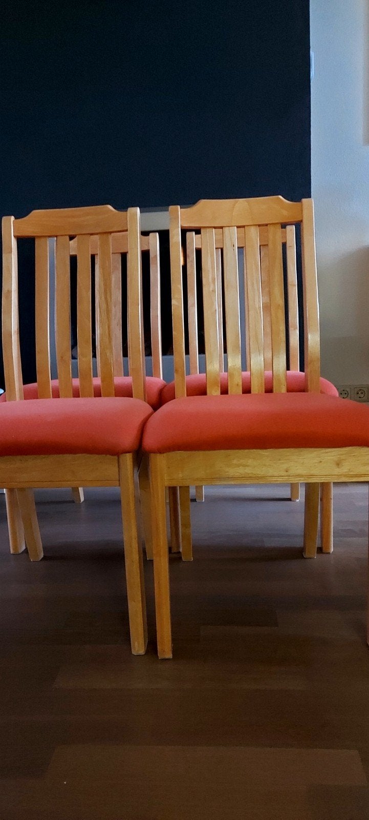 4 blank houten stoelen + tafel 85x145 cm., Ophalen, Gebruikt, Overige kleuren, Vier